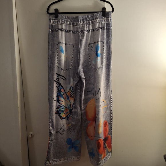 Colorful Women's Butterfly Print Wide Leg Palazzo Pants - Picture 2 of 9